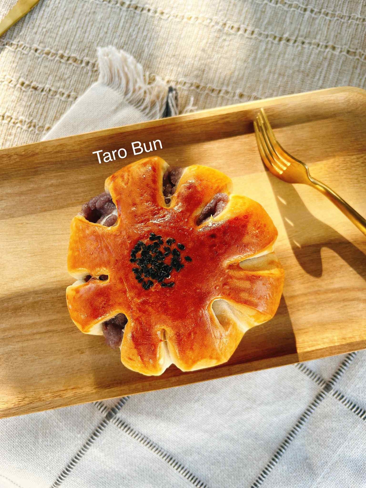 Taro Bun / Bánh Mì Khoai Môn
