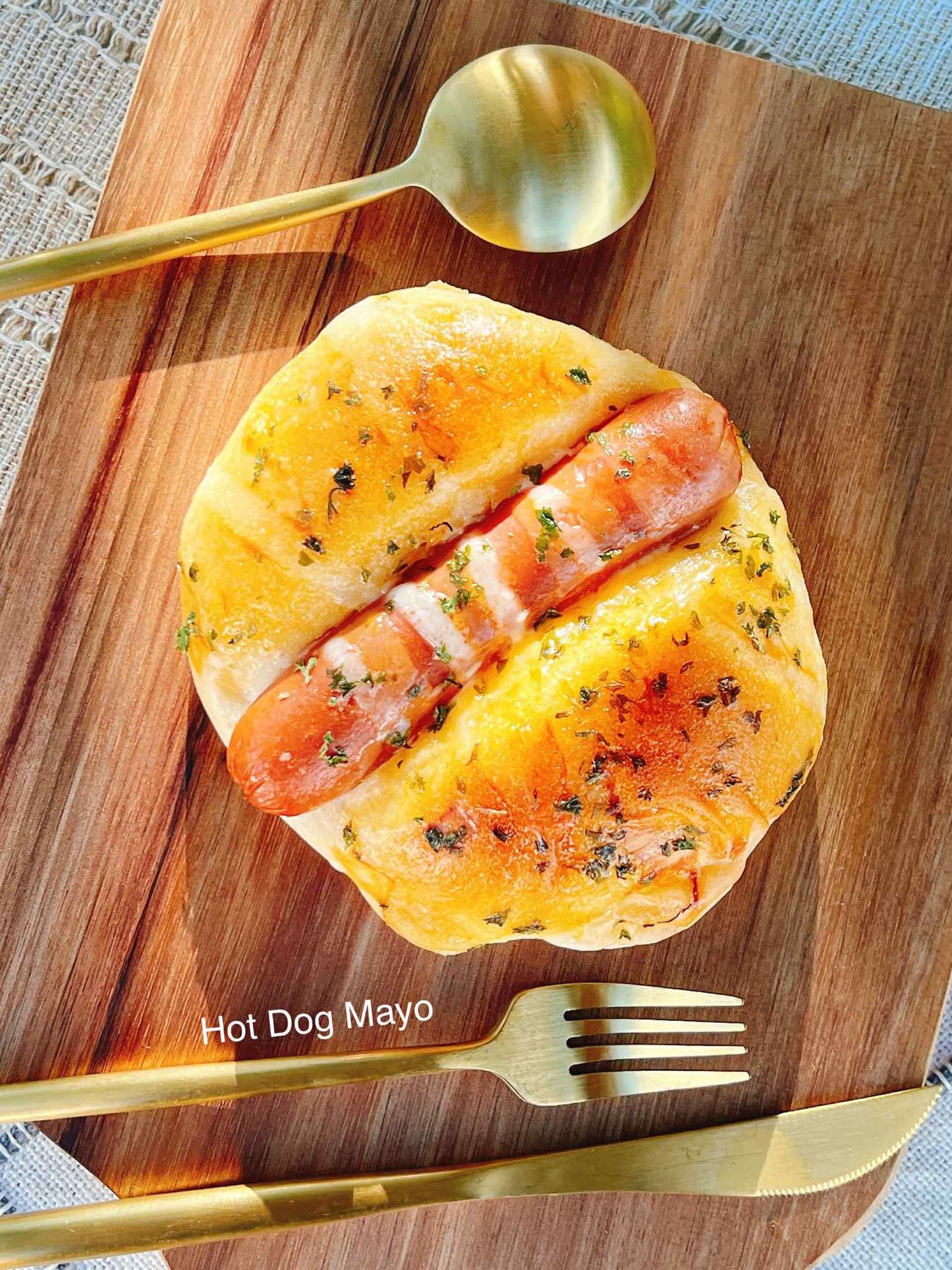 Mayo Sausage Bun / Banh Mi Xúc Xích & Mayo