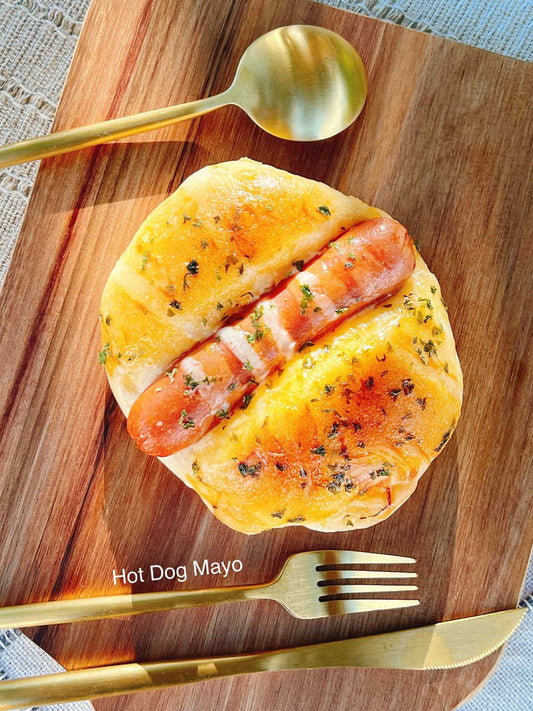 Mayo Sausage Bun / Banh Mi Xúc Xích & Mayo